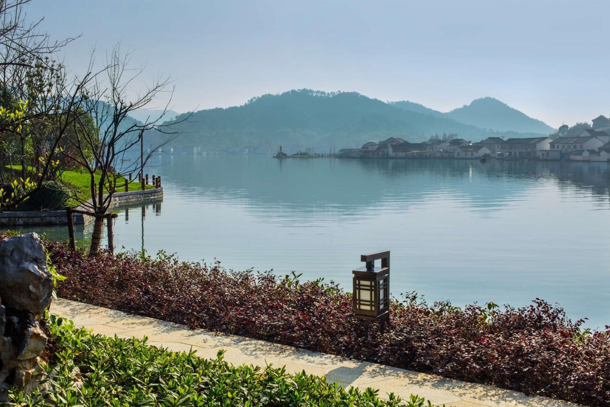 Hilton Ningbo Dongqian Lake Exterior foto